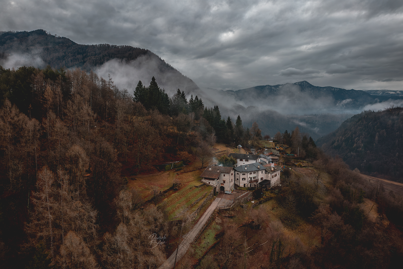 immagine aerea dell'abitato di valar a pergine valsugaba